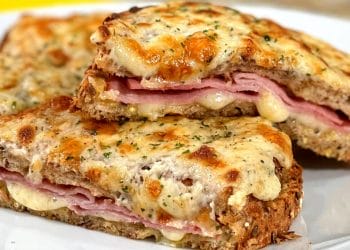 Sendvișuri calde mai bune decât pizza? Rețetă rapidă și gustoasă, bună de te lingi pe degete