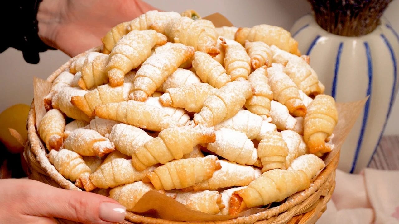 Cornulețe fragede cu borș și rahat - Rețetă economică