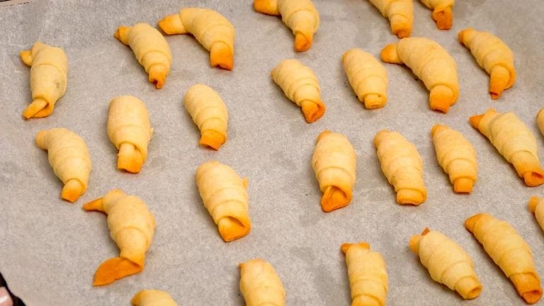 Retete Raluca - Cornulete cu bors d